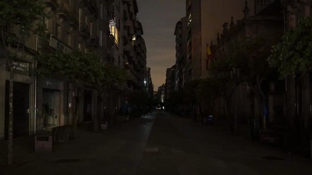 El apagón en una calle de Orense. Brais Lorenzo